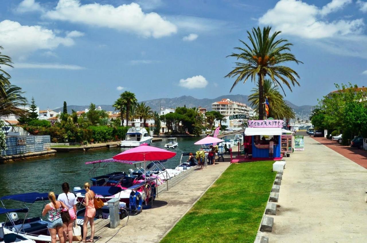 Apart-Rent Casa Con Jardin Pani 0081 Empuriabrava Kültér fotó